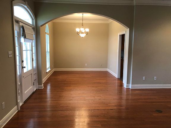 5th image of 102 Kettle Ct