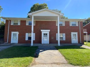 522 N 38th St APT D, Belleville, IL 62226