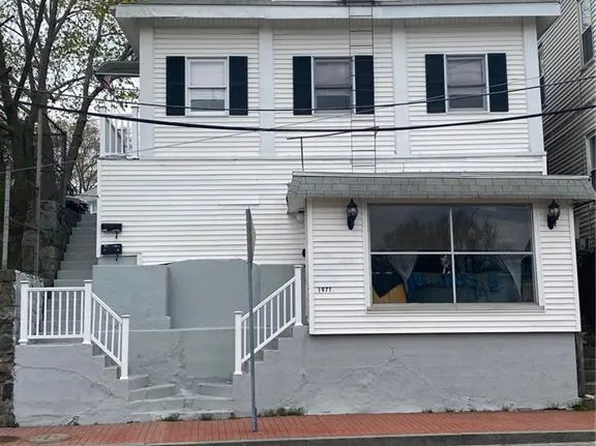 1971 Smith St, North Providence, RI 02911