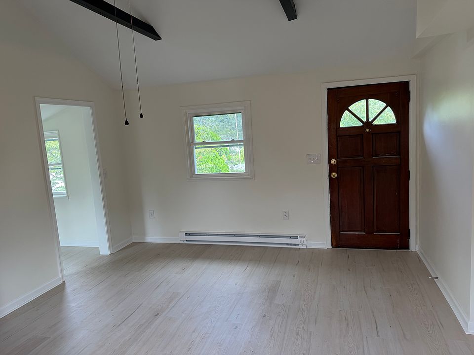 1st image of 102 Beech St