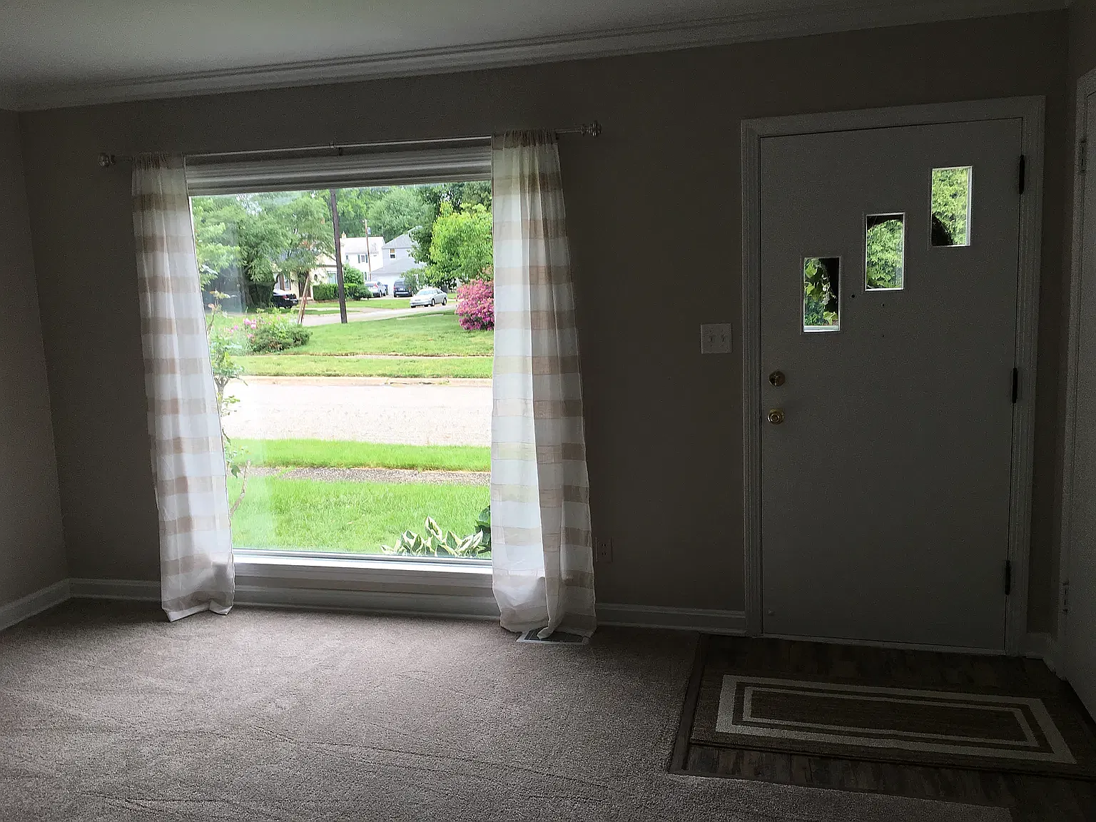 2 bed, 1250 sqft, $1,475 — Photo 2