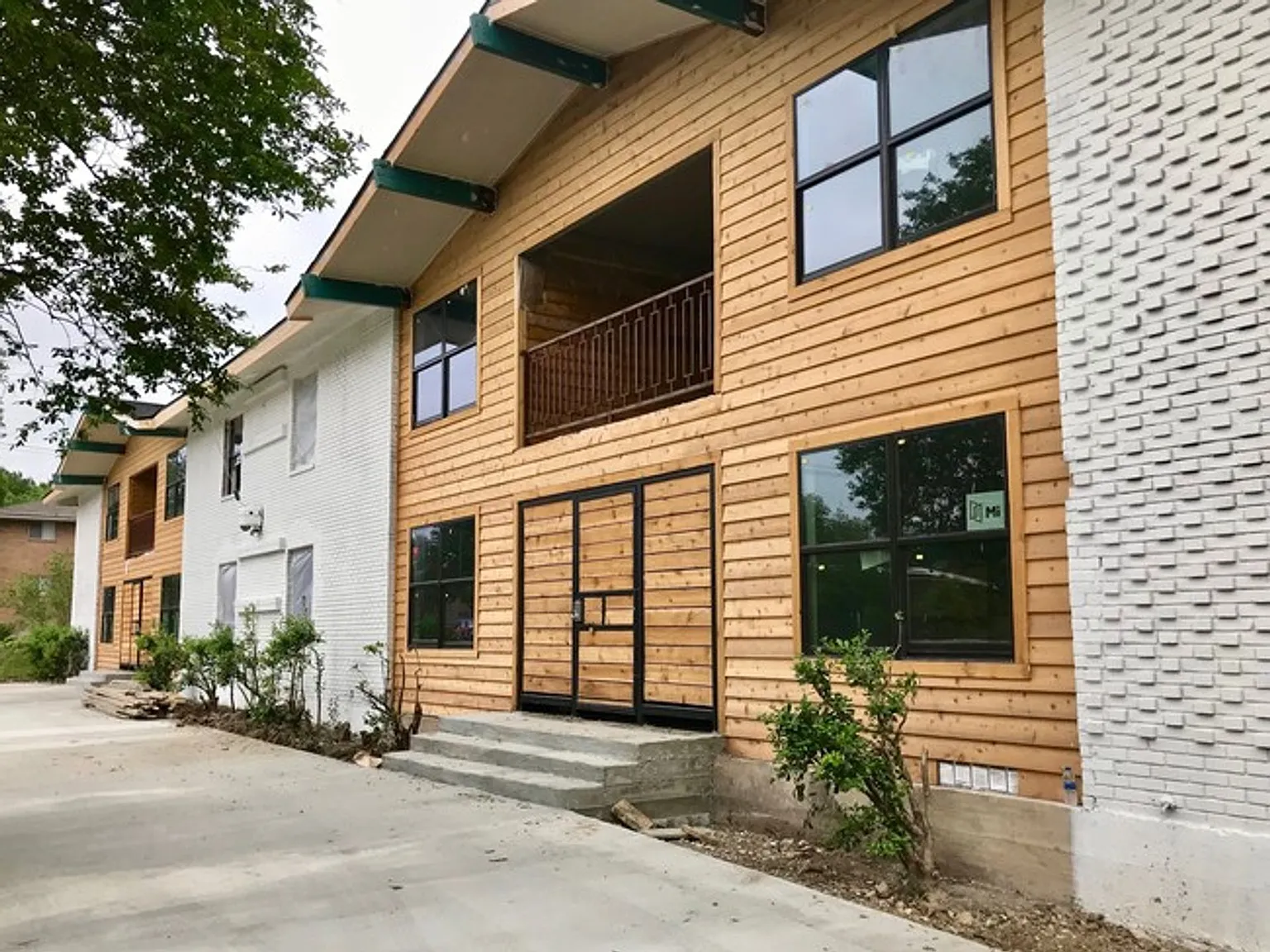 Royal Palms - Updated units on Gaston Ave | Close to Lakewood Shopping Center! — Photo 4