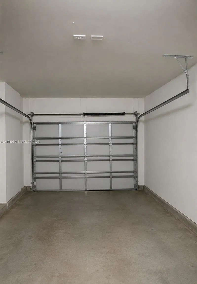 3 bed, 2.5 bath, 1458 sqft, $2,800 — Photo 3