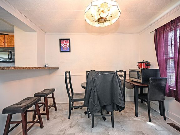 4th image of 2127 Moreland Ave