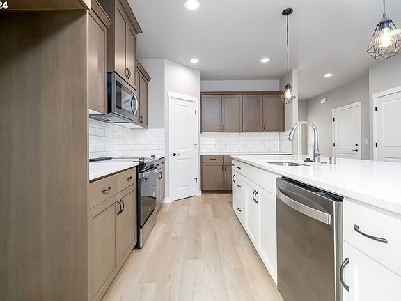 5th image of 12707 NE 109th St
