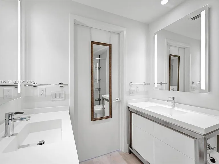 2000 Metropica Way #1408 — Photo 35