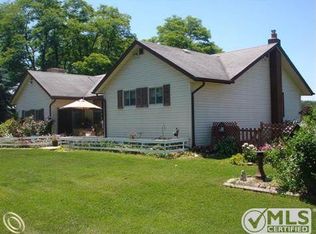 5985 E Allen Rd, Howell, MI 48855