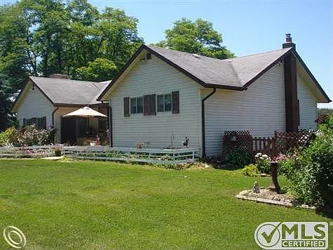 5985 E Allen Rd photo 1