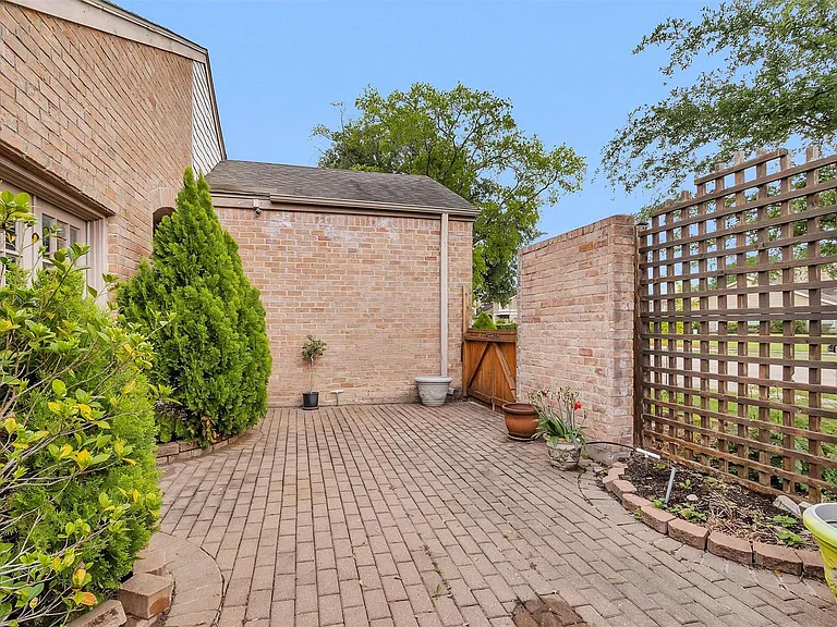 11634 Southlake Dr — Photo 3