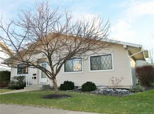 667 Eastbrooke Ln, Rochester, NY 14618