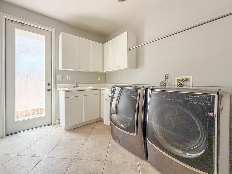 11493 Nantucket Pkwy — Photo 14