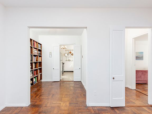 3rd image of 150 E 77th St APT 15A