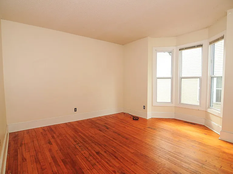 1015 13th Ave SE #2 — Photo 3