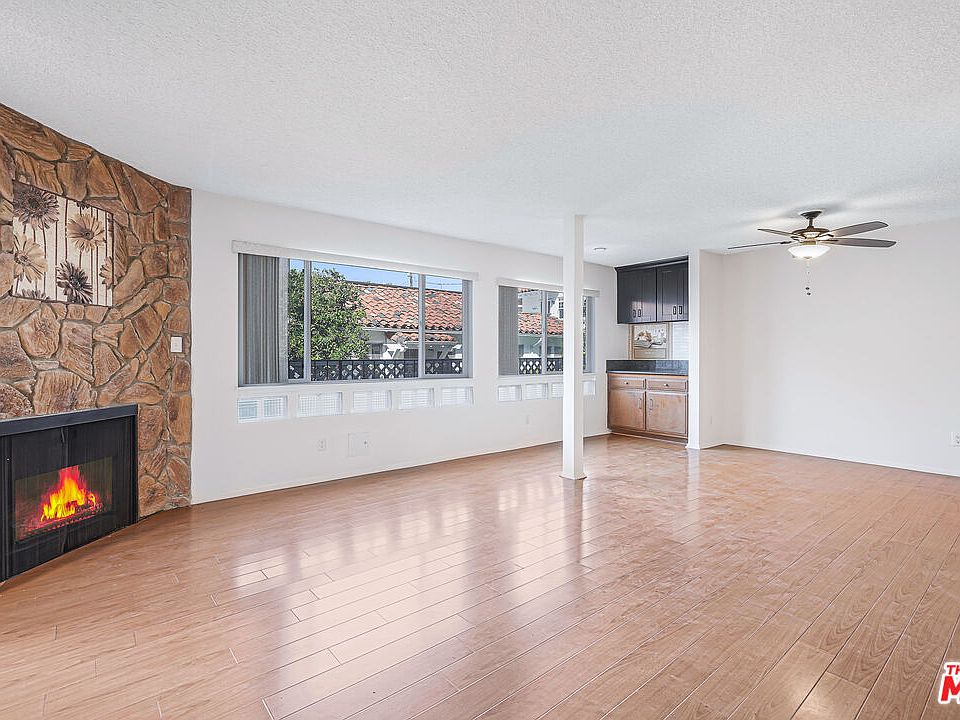 1st image of 837 7th St APT 102