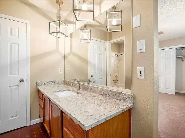 2704 Crownspoint Dr — Photo 5