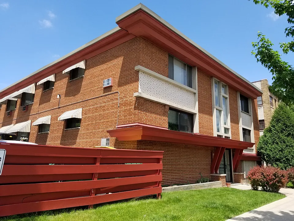 1441 N Franklin Pl