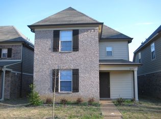 7402 Crayton Ridge Cv, Agoura Hills, TN 38018