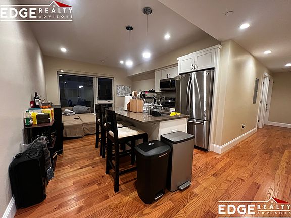 2nd image of 9 Glencoe St #202