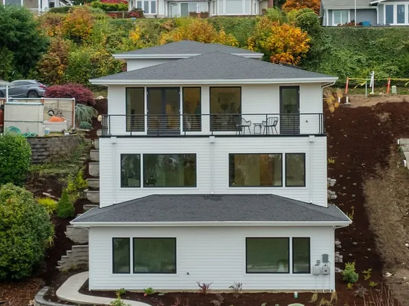8307 Bayridge Avenue, Gig Harbor, WA 98332