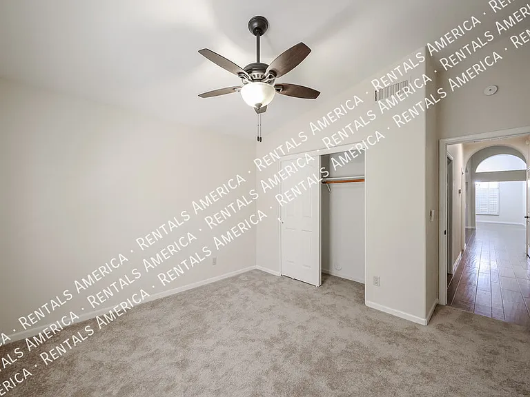 1635 W Wisteria Dr — Photo 35
