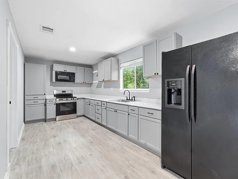 15621 Northland Dr — Photo 20