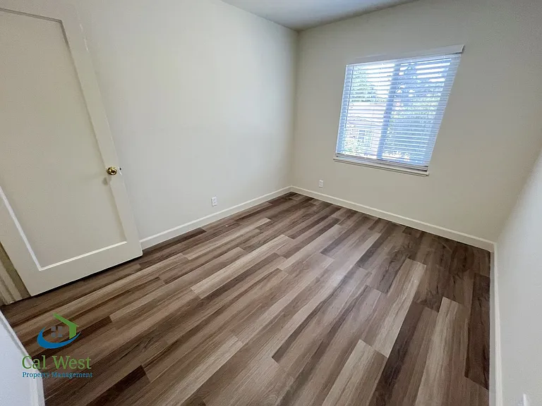 99 Atlas Ave — Photo 20