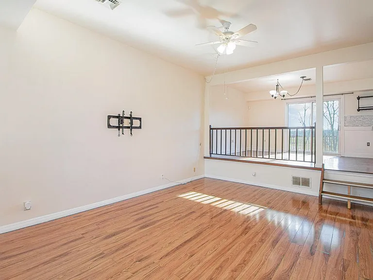 6280 Spring Knoll Dr — Photo 2