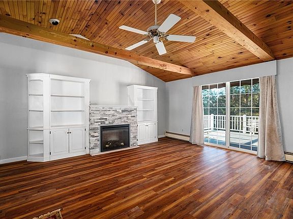 3rd image of 16 Tiffany Dr