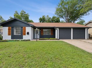 7420 Meadowcrest Dr, Fort Worth, TX 76112
