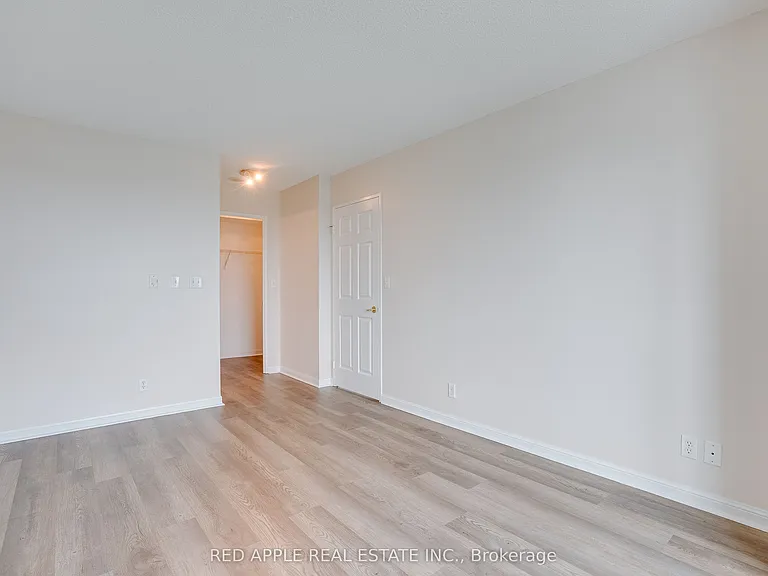 11 Lee Centre Dr #707 — Photo 15