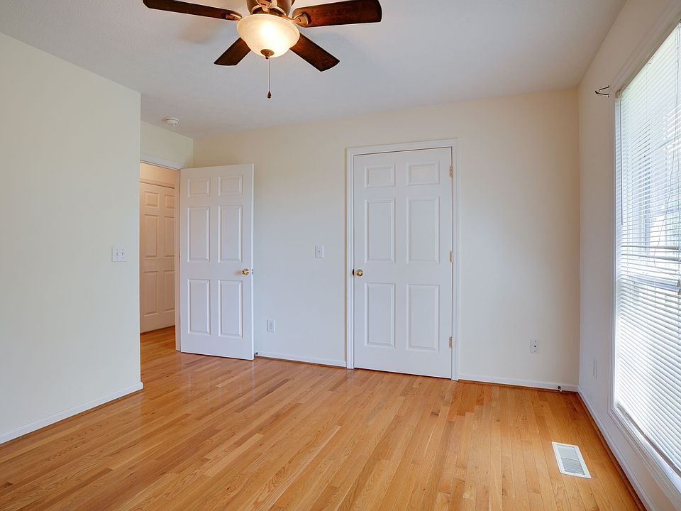 19th image of 134 N Harris Rd