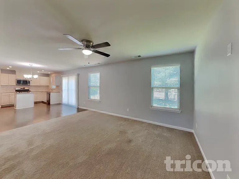 306 Heroit Ct — Photo 4