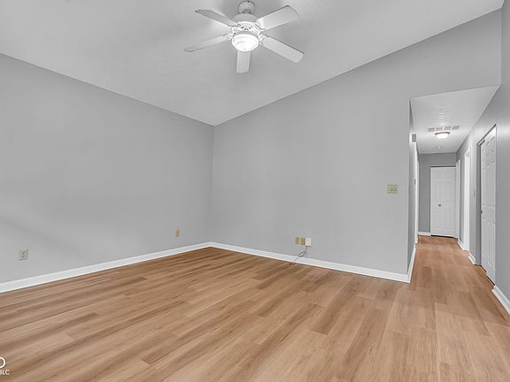 5th image of 140 Woodhaven Dr