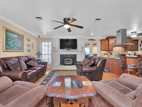 5th image of 8238 Lyric Dr