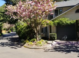 2801 NE 195th St APT 1, Lake Forest Park, WA 98155