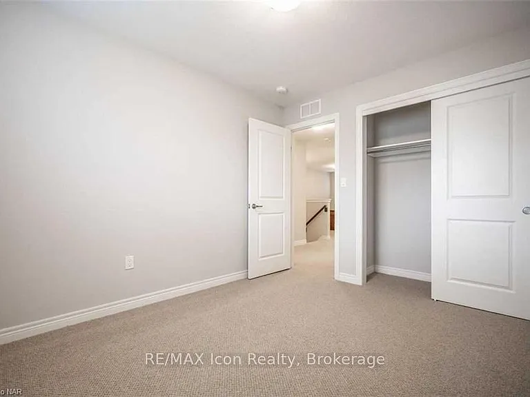 135 Acacia Rd — Photo 16