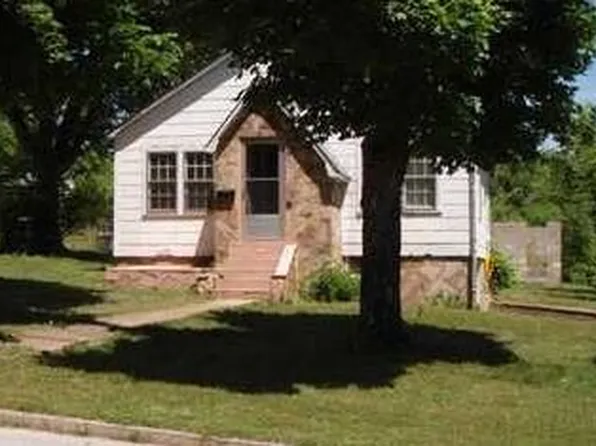 617 W Holt Ave, Harrison, AR 72601