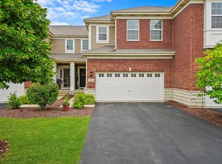 1016 Ravendale Ct, Naperville, IL 60540