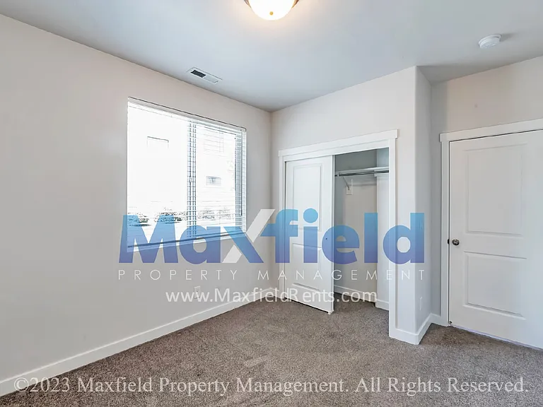 721 W Crystal Creek Rd — Photo 22