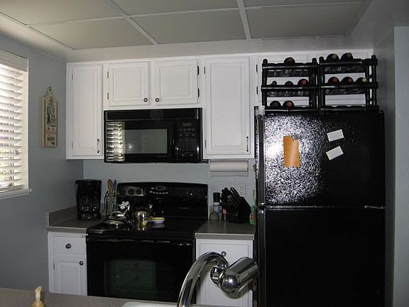 Kitchen w/New Appliances