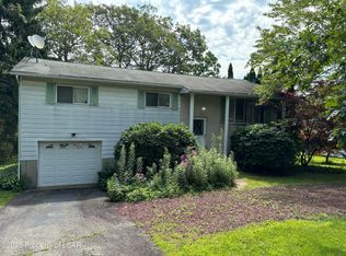 3861 Bear Creek Blvd, Wilkes Barre, PA 18702