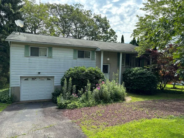 3861 Bear Creek Blvd, Wilkes Barre, PA 18702