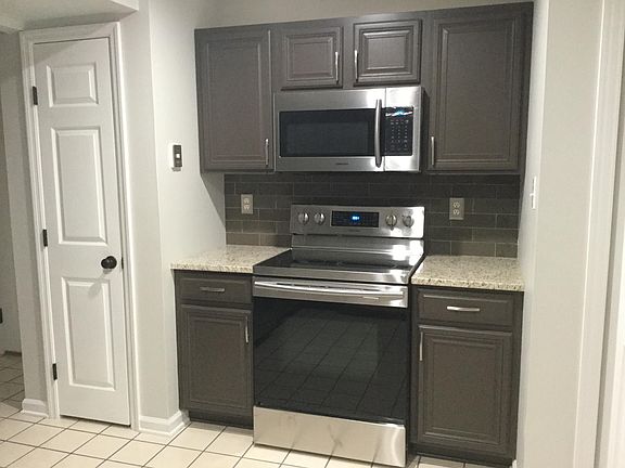 4th image of 8827 Gatwick Dr #B