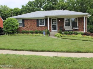 5300 Chathamwood Dr, Louisville, KY 40229