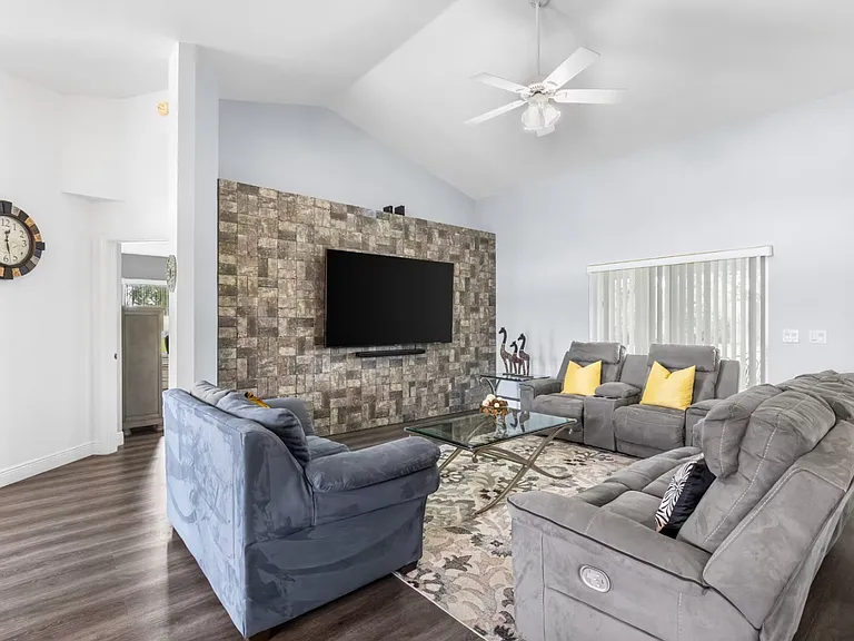 10360 SW 48th Ave — Photo 10