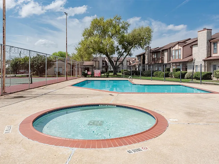 12400 Brookglade Cir #15 — Photo 40