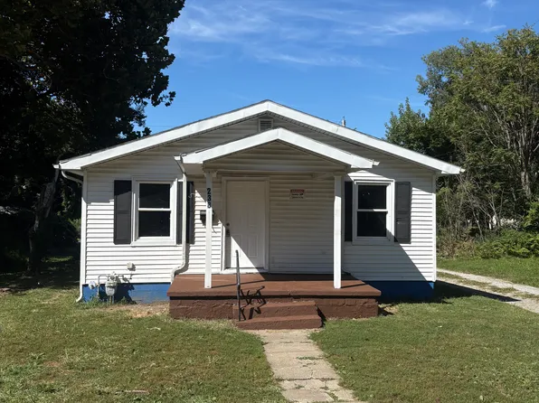238 W Peoria Ave, Decatur, IL 62526