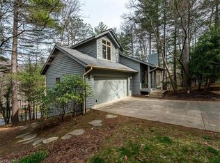 7 Bent Tree Dr, Asheville, NC 28803