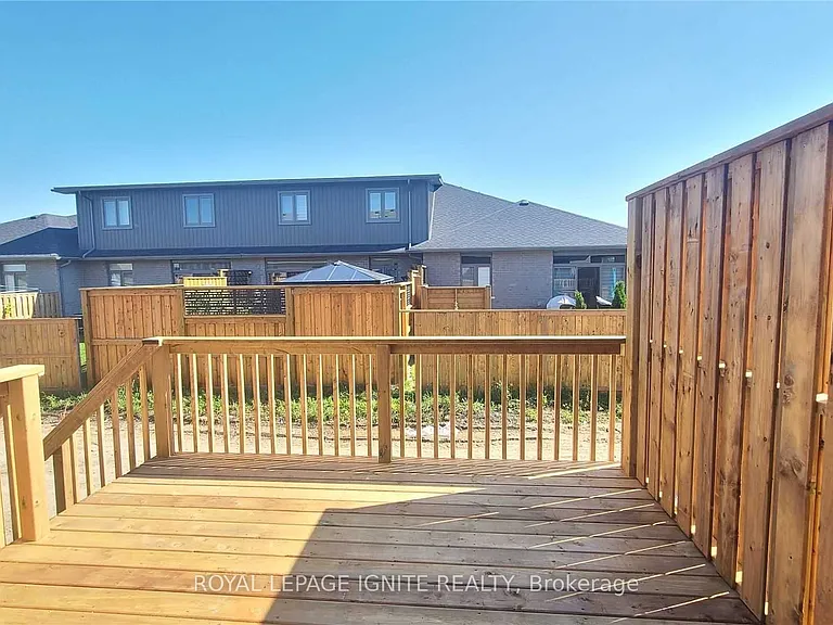 98 Athabaska Dr — Photo 19