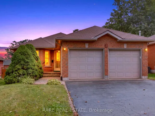 7 Longman Dr, Barrie, ON L4N 7E5